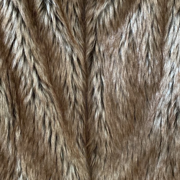 Justice Brown Faux Fur Full Zip Vest in Girls 12/14 (EUC) - Picture 3 of 7